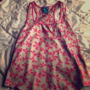Silky tank with hot pink bows 🎀